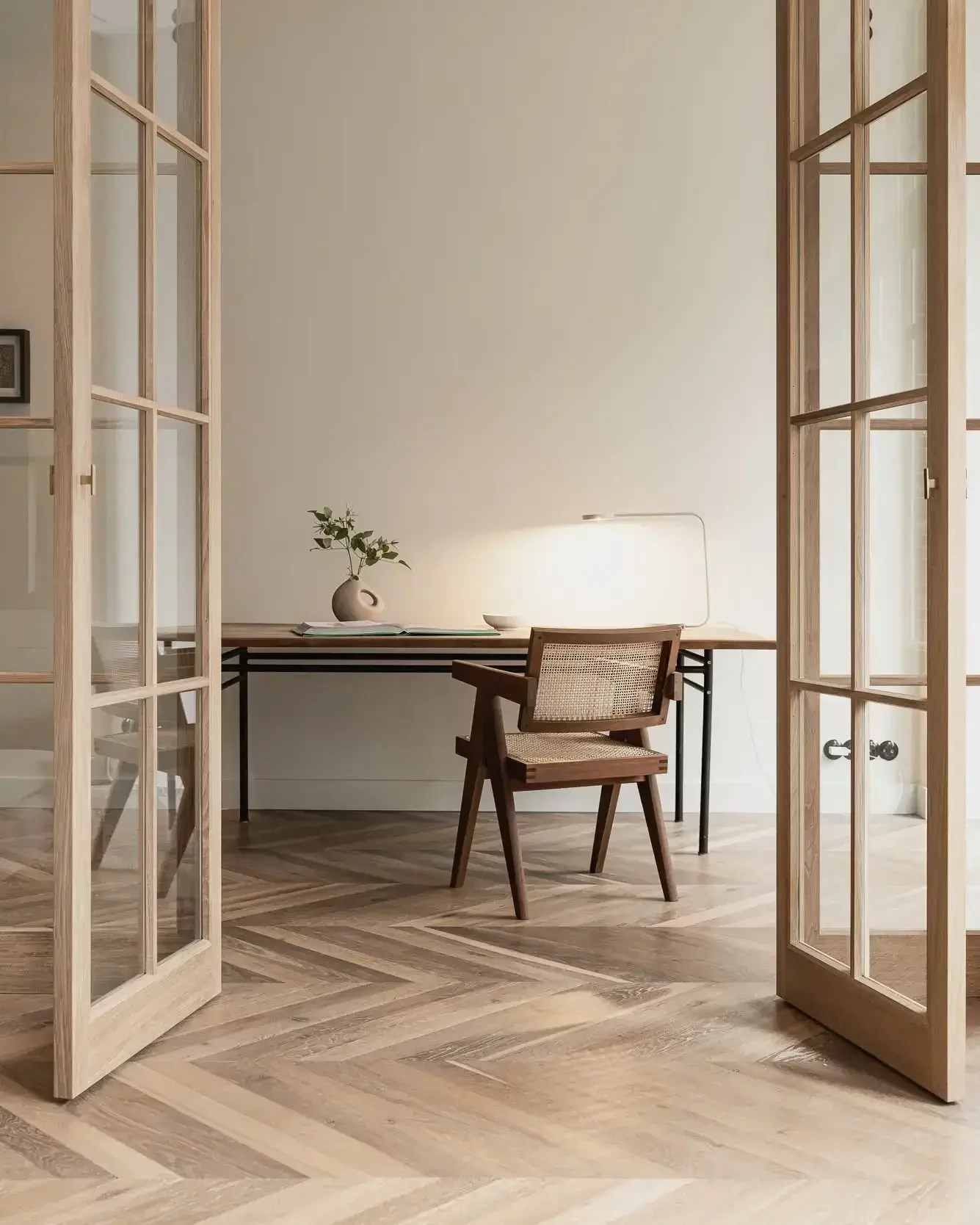 Minimalist Home Office Setup Interior Design